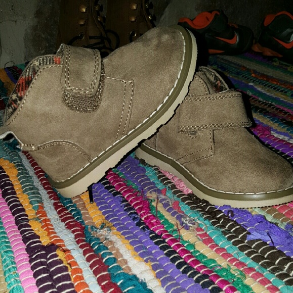Boys velcro hit top boots