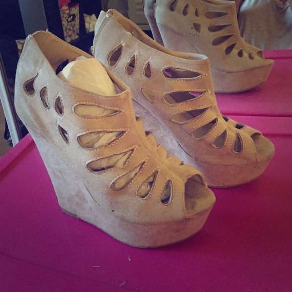 Taupe high heeled wedge