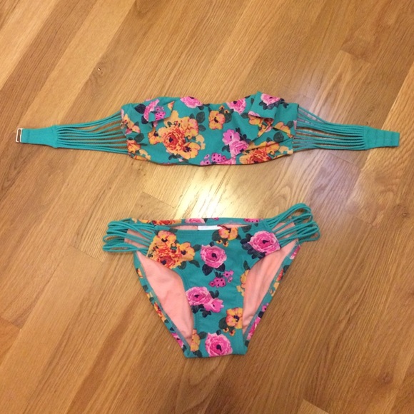 Floral Bikini, Never Worn!