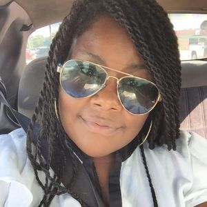 Meet your Posher, Candis