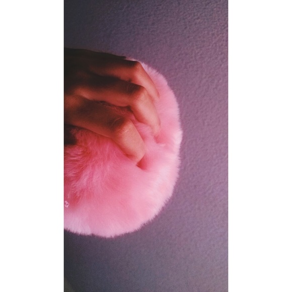 I pink chain Pom Pom - Picture 3 of 3