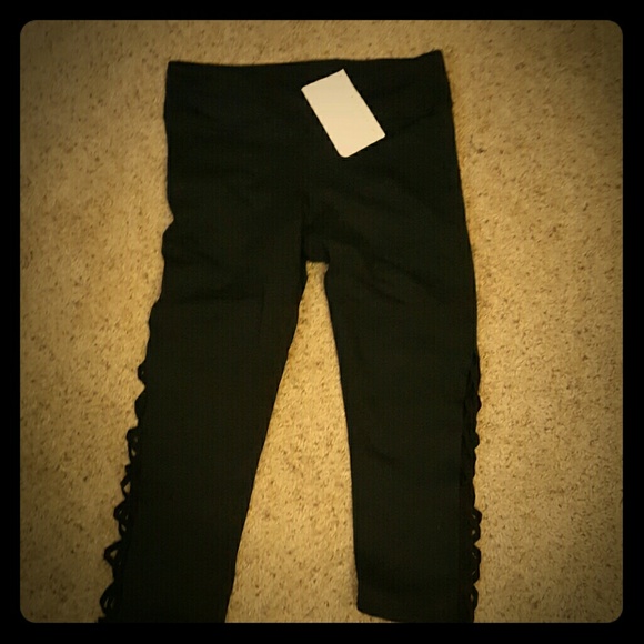 Fabletics work out cropped pants