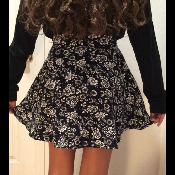 Floral Skirt - Picture 3 of 4