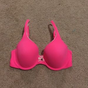 Victoria's Secret- 34C, Body by Victoria, Bra!