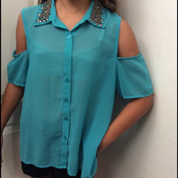 Button-Down Blouse🐬 - Picture 3 of 4