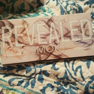 Revealed Smoky palette