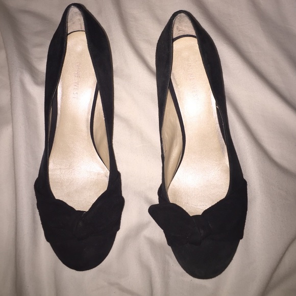 Nine West black wedges