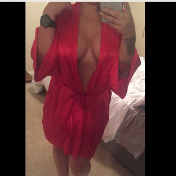 Victoria's Secret Satin kimono robe 😘