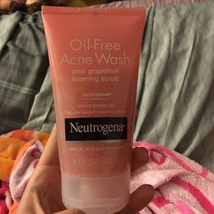 NEUTROGENA oil free acne wash