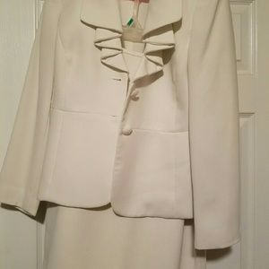 Kasper White 2 piece suit