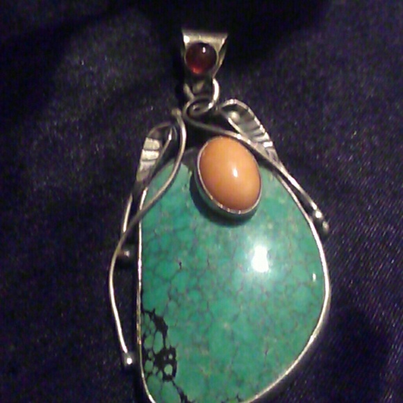 Pendant - Picture 2 of 3