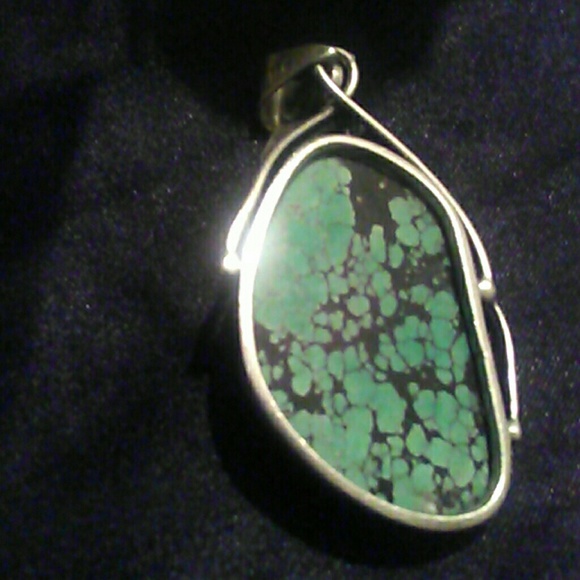 Pendant - Picture 3 of 3