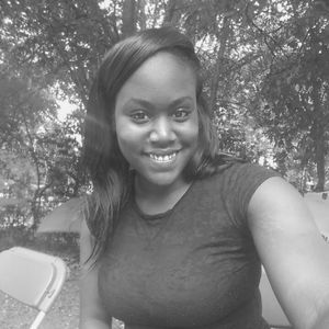 Meet your Posher, Evette