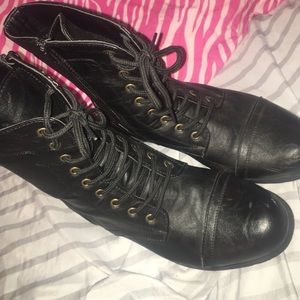 Combat boots