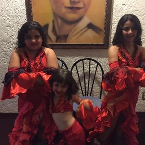 Meet your Posher, Mona