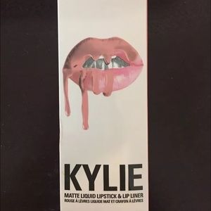 Kylie Jenner lip gloss