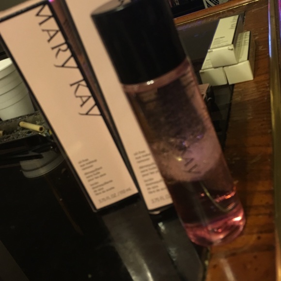 Oil-free eye makeup remover