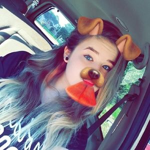 Meet your Posher, Rayven