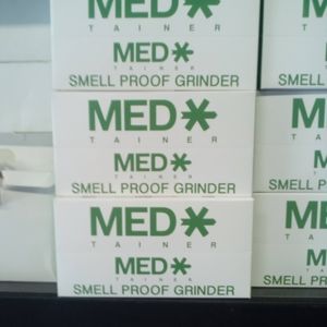 Meet your Posher, Javier