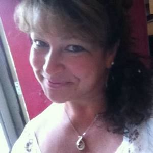 Meet your Posher, Deedee