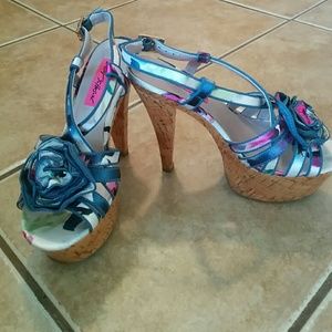 New Betsey Johnson Flower heels