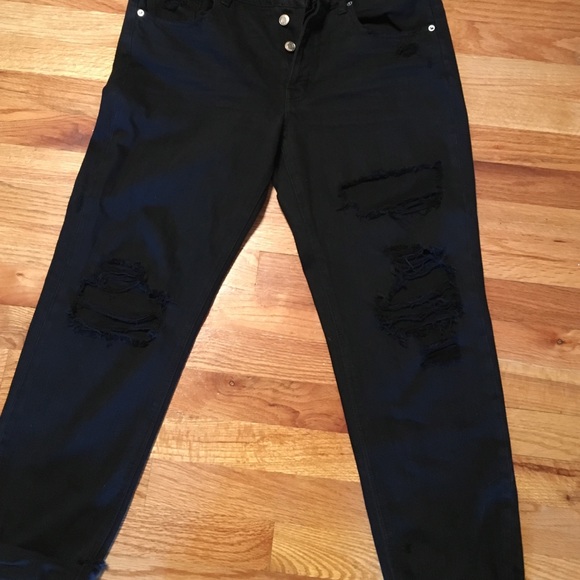Sold!!! American Eagle Distressed Jeans - Picture 2 of 4