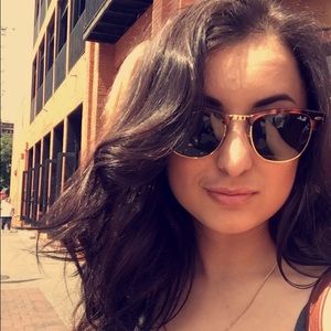 Meet your Posher, Erica