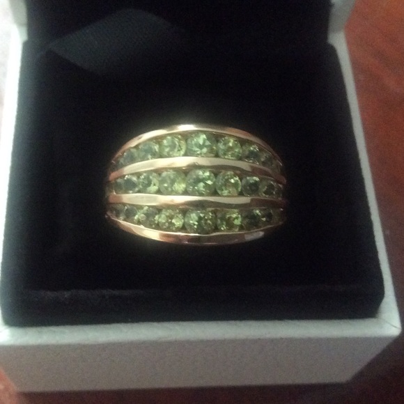 Peridot 14kt Ring