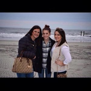 Meet your Posher, Eileen