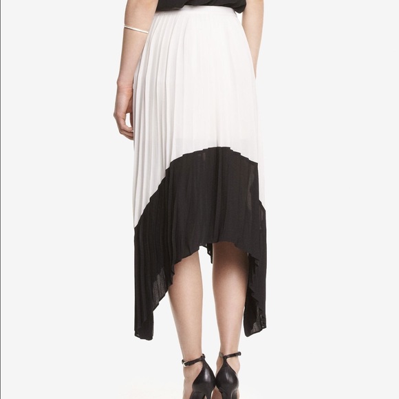 Express black and white skirt