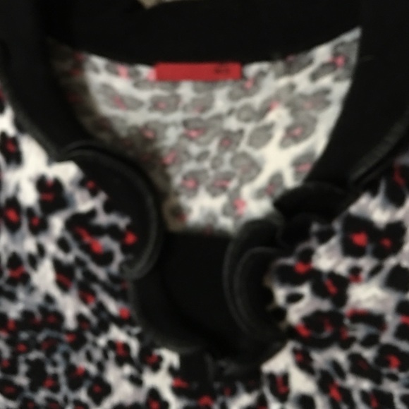 Blouse - Picture 2 of 3