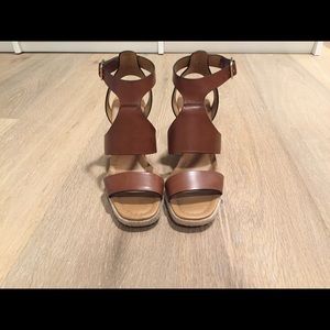 Wedge shoe with ankle strap