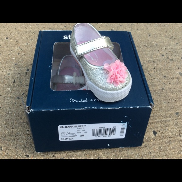 Brand new stride rite baby shoes in box