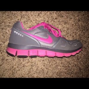 Nike Gray & Hot Pink Shoes Great Condition