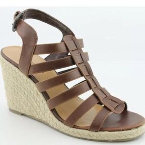 NIB Madden Girl Hunnter Platform Wedge Heels