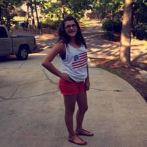 Meet your Posher, Olivia