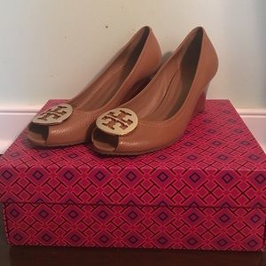 Tory Burch Sally 2 Peeptoe Wedges -Royal Tan/gold