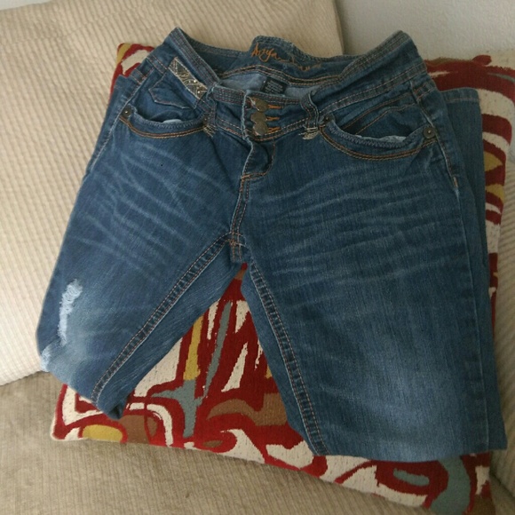 Sold - Picture 2 of 3