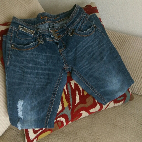 Sold - Picture 3 of 3