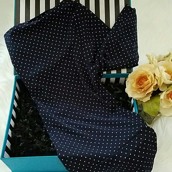 SHOULDER OFF OR ON HALF SLEEVES TOP
