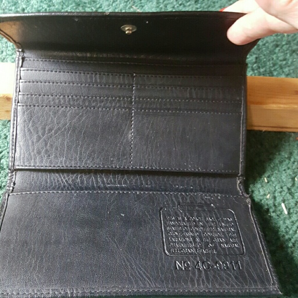 Coach black authentic wallet - Picture 2 of 3