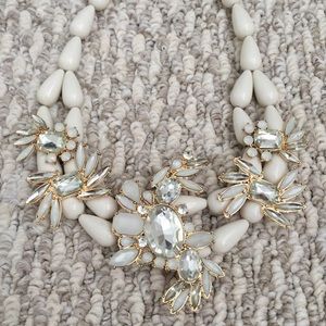 Jewelry - Cream Bead + Gem Elegant Statement Necklace Jewelry - Cream Bead + Gem Elegant Statement Necklace