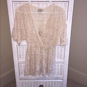 FLASH SALE Cream Lace Top