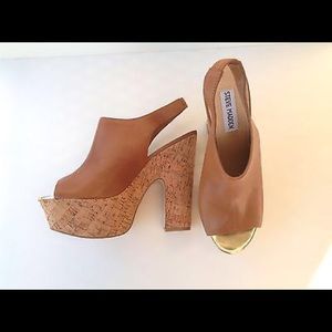 *SOLD* Steve Madden Leather Platform Heels Sz 8 M