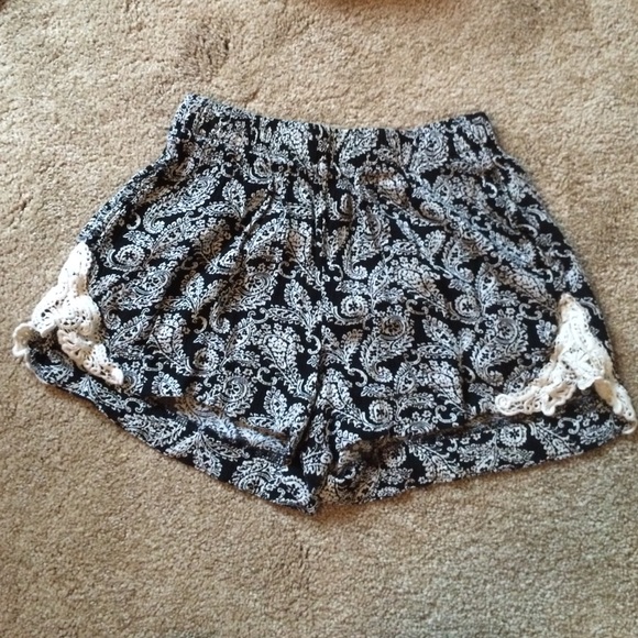 Super cute printed shorts!
