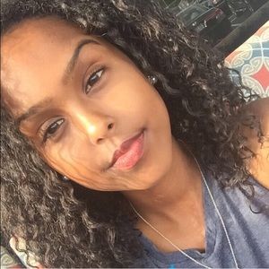 Meet your Posher, Yasmin