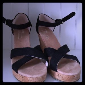 Like new TOMS canvas cork strappy wedges