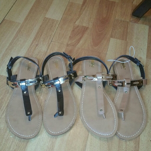 🚫🚫SOLD🚫🚫2 pairs of thong sandals