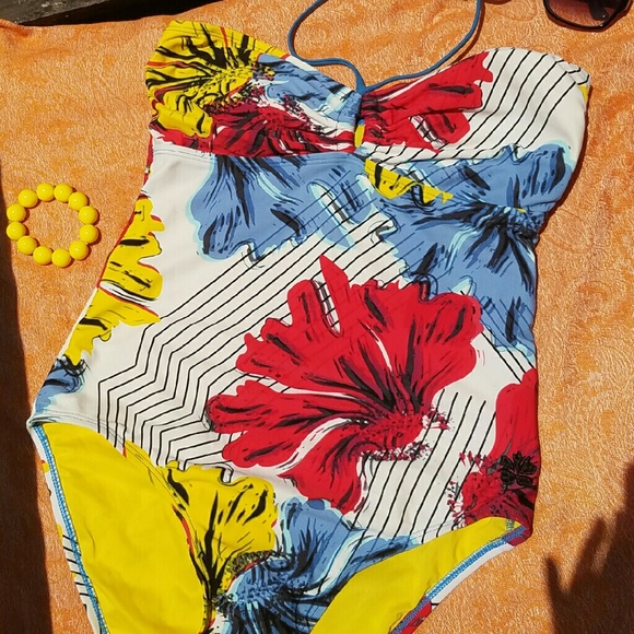 Hapari One-piece Swimsuit 8-10 M SPF50+