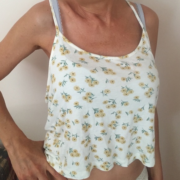 Forever 21 Daisy Flowy Crop Top